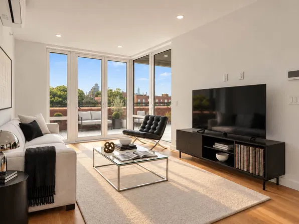 105 Rogers Avenue image 1 of 18