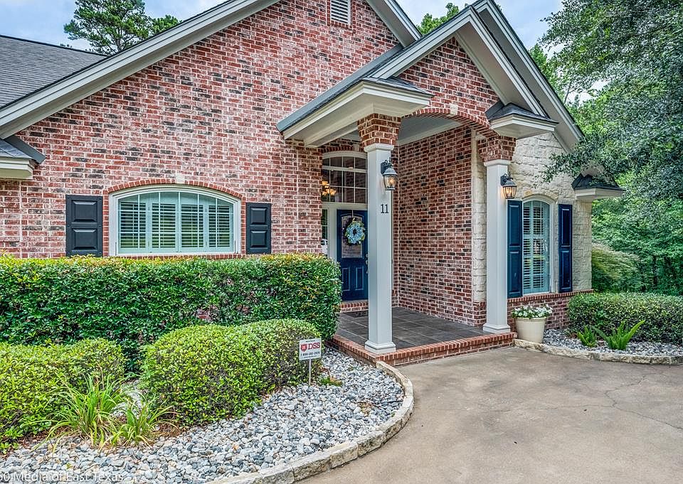 1st image of 11 Waterford Cir
