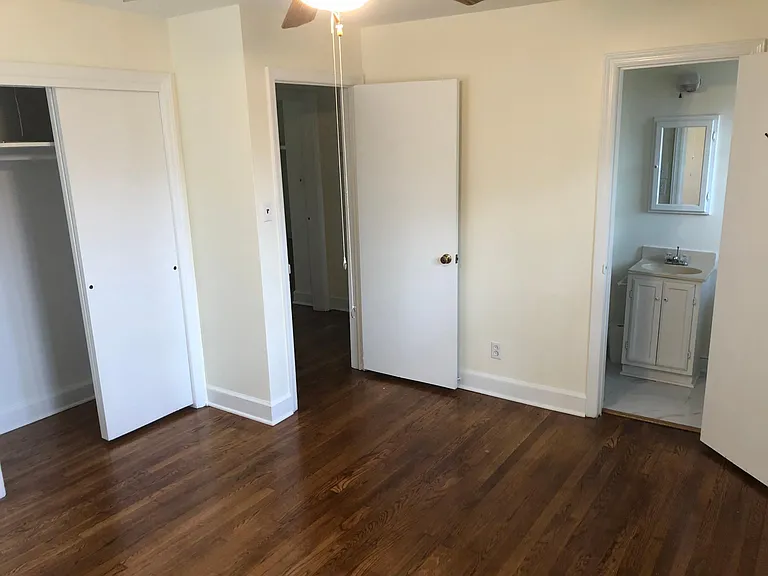 1012 Onslow Dr — Photo 8