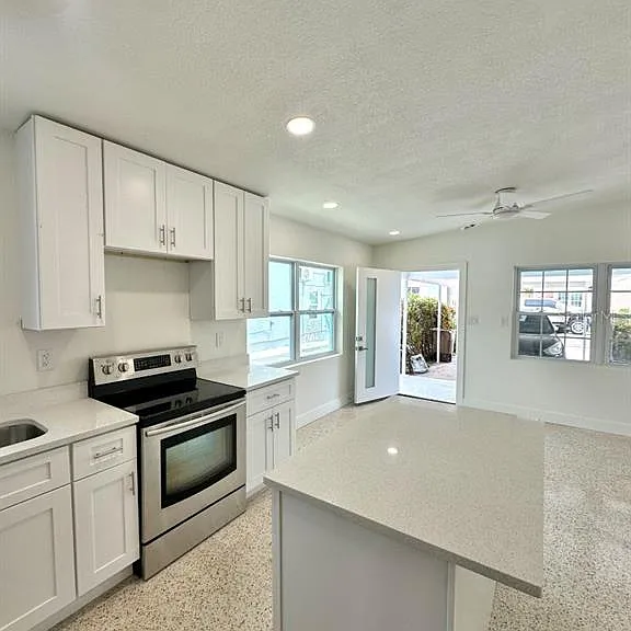 14147 Palm St #2 — Photo 9