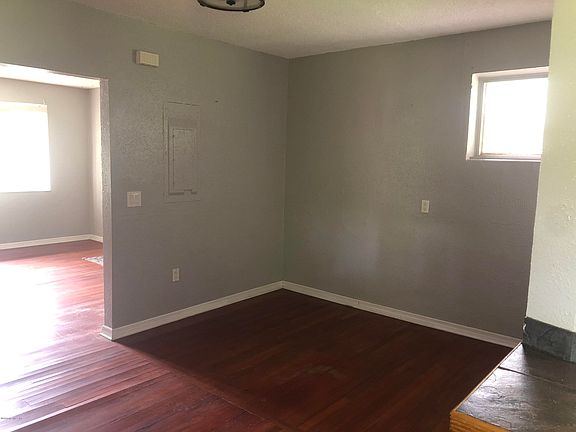 4th image of 4640 Blount Ave