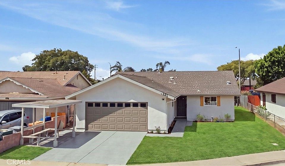 1st image of 221 Vegas Dr