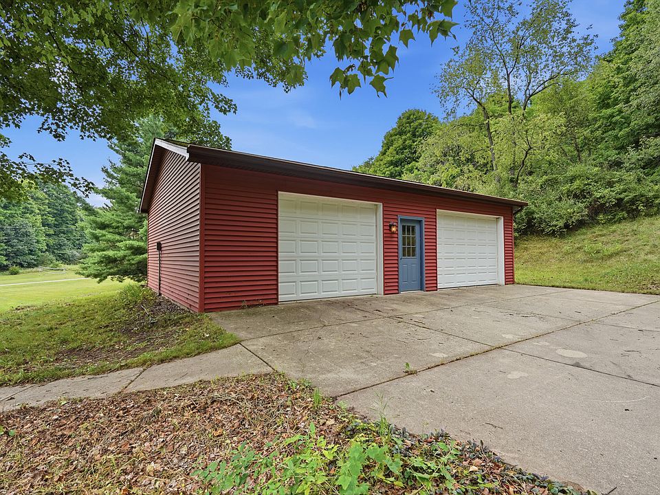 13489 Hyde Rd, photo 3