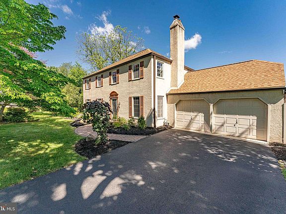 3rd image of 84 N Spring Ln