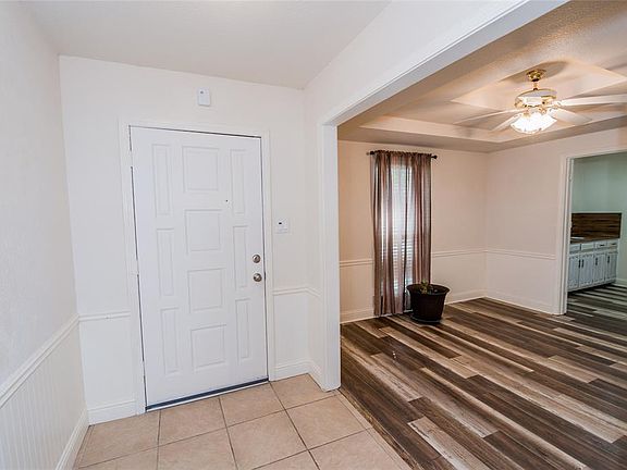 5th image of 106 Hacienda Dr