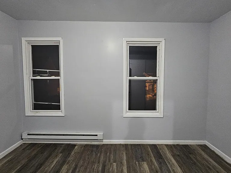 961 Grove St #2R — Photo 8