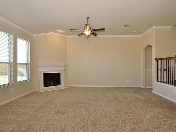 4th image of 1304 Hudson Ln