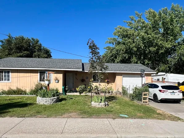 386 SE 10th St, Madras, OR 97741