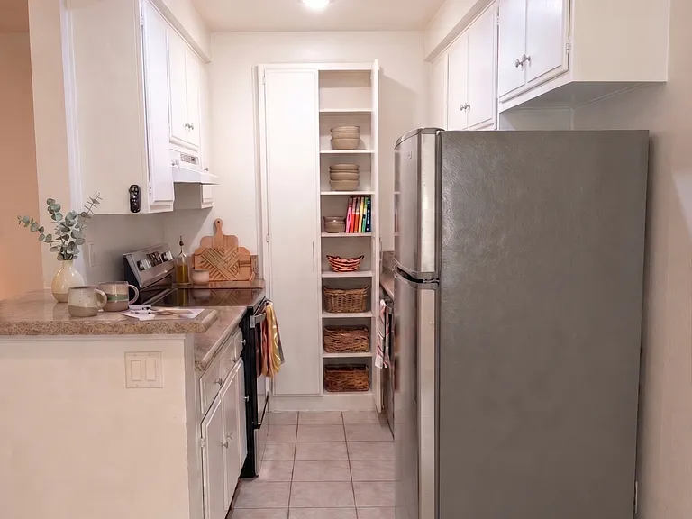 1533 Hi Point St #206 — Photo 4