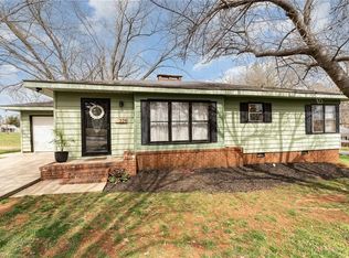 225 Swaim St, Randleman, NC 27317