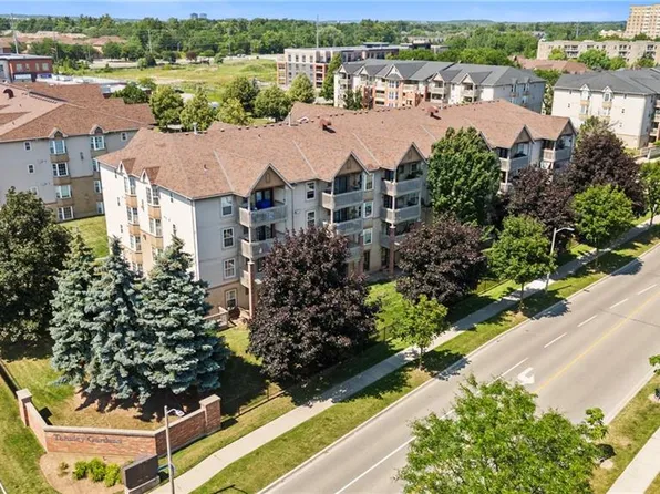 4005 Kilmer Dr #202, Burlington, ON L7M 4M2