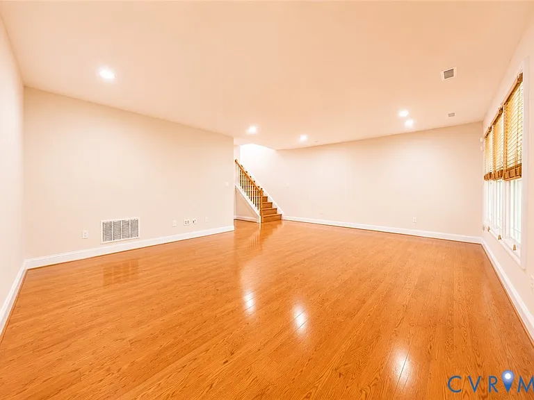 5421 Hickory Ann Dr — Photo 48