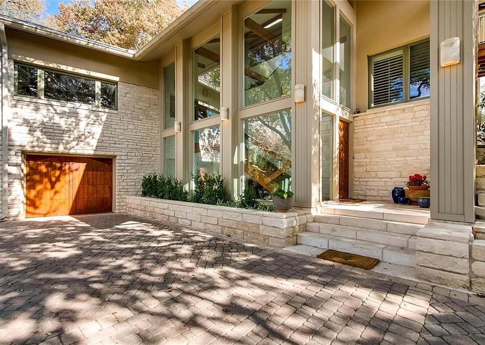 2nd image of 3701 Balcones Dr