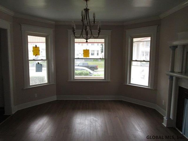 2nd image of 439-441 MCCLELLAN Street