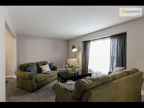 2nd image of 816 E Layton Dr