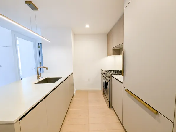 3 Court Square image 2 of 11