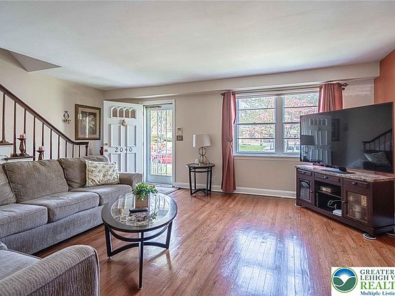 5th image of 2040 W Allen St