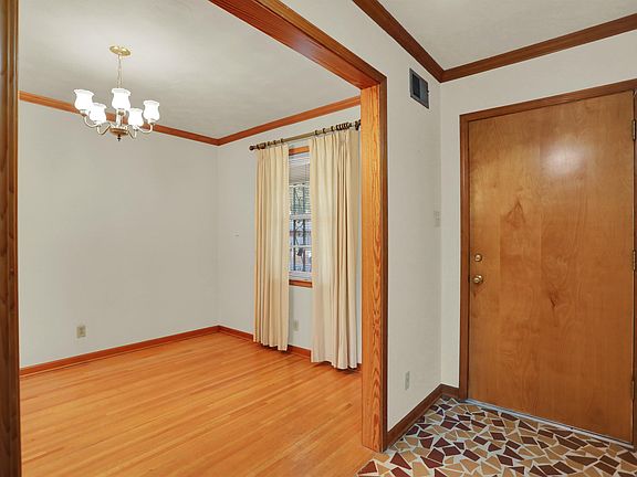 3rd image of 1446 Heathcliff Dr