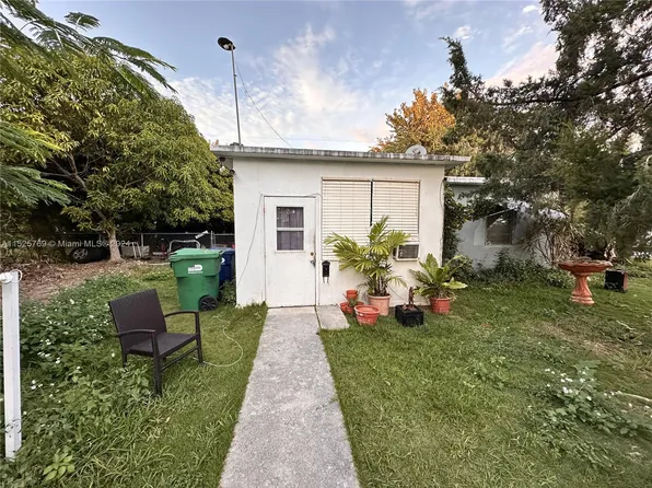 15001 Leisure Dr, Homestead, FL 33033