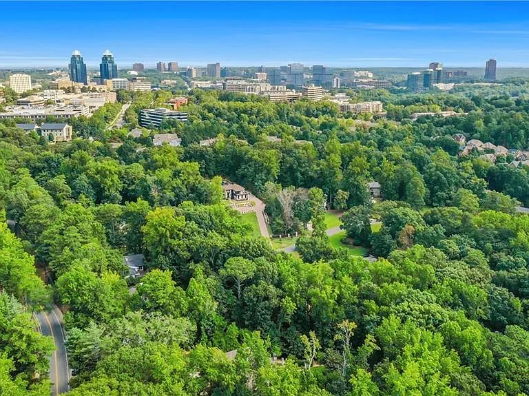 5265 Peachtree Dunwoody Rd — Photo 121
