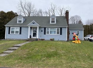 25 Valley View Dr, Cumberland, RI 02864