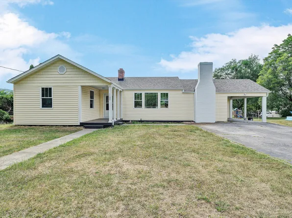1127 Highland Rd, Salem, VA 24153
