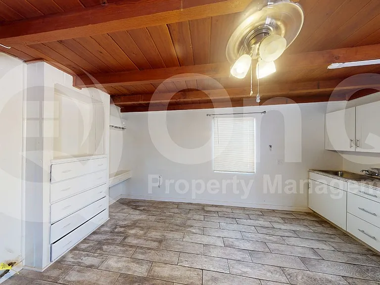 2519 N Estrella Ave #B — Photo 4