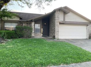 12427 Tambourine Dr, Stafford, TX 77477