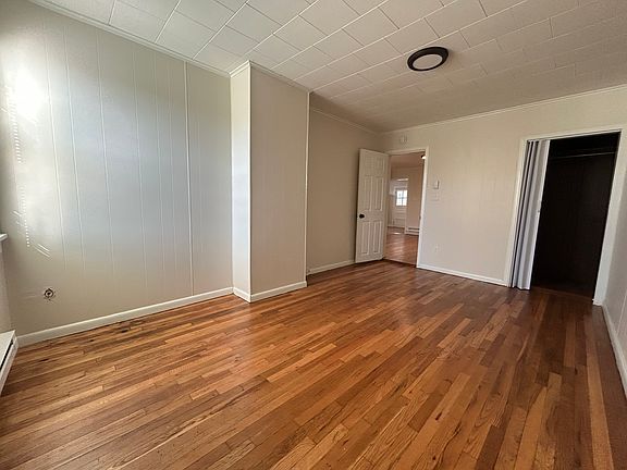 2nd image of 663-665 Pawling Ave #2