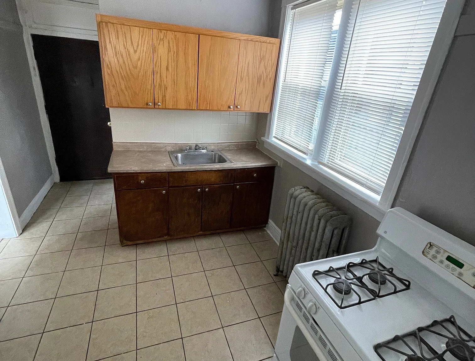 1 bed, $1,050 — Photo 4