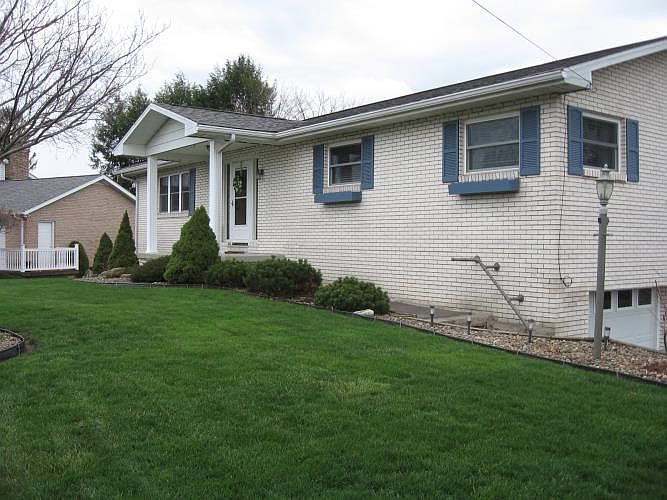 1st image of 114 Golf Dr