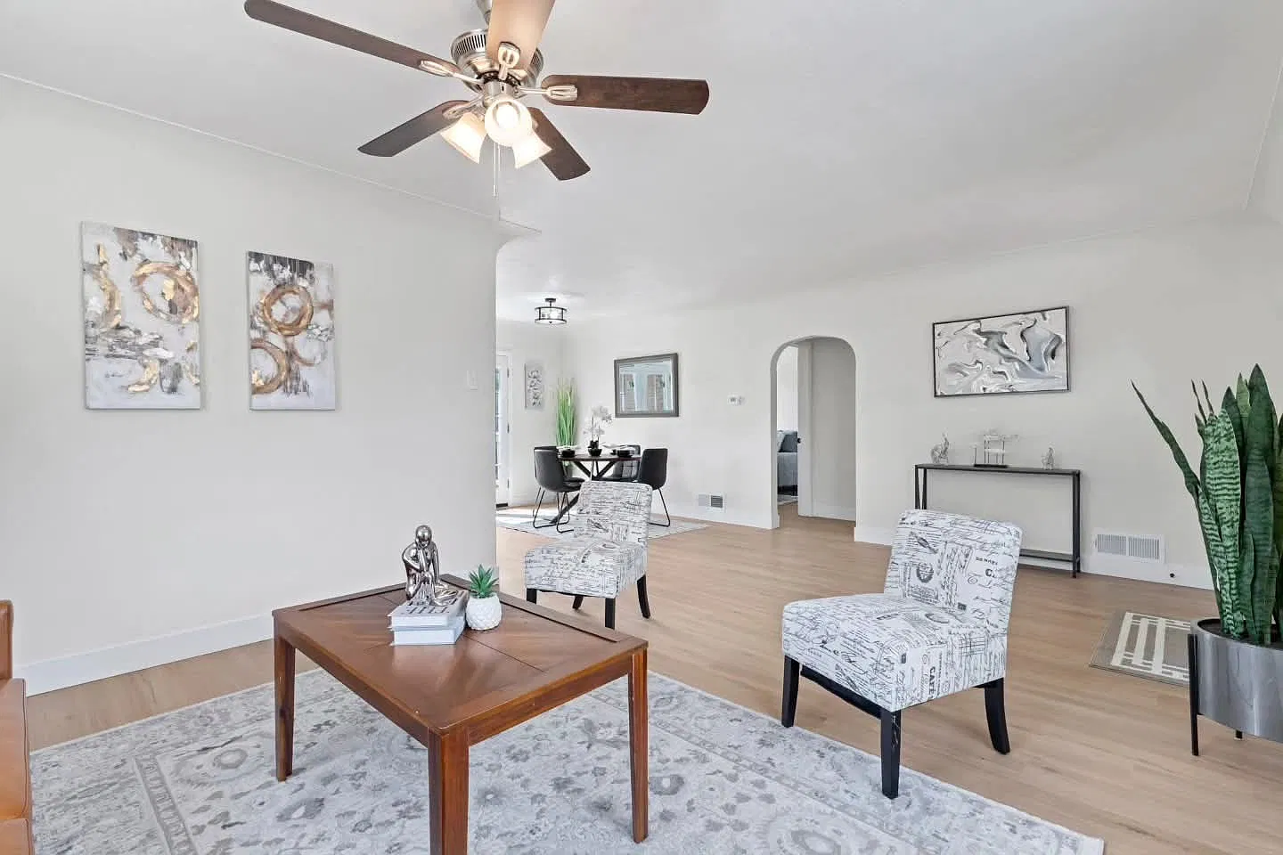2 bed, 1200 sqft, $2,300 — Photo 4