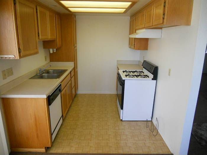 2nd image of 16501 Regina Cir