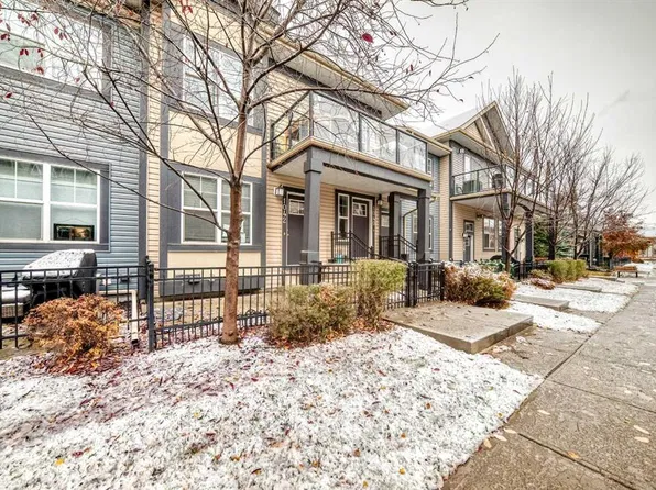 1042 McKenzie Towne Vlg SE, Calgary, AB T2Z 1E4
