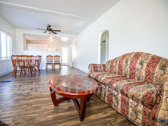 3rd image of 522 E Park Ave #4