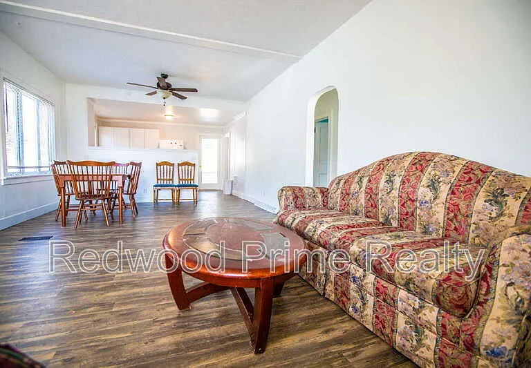 522 E Park Ave #4 — Photo 3