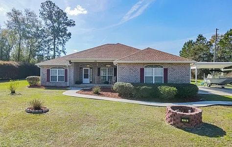 1st image of 176 NW Silverleaf Ln