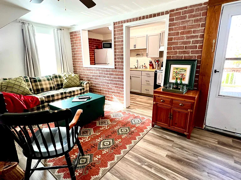 107 Riverview Dr #8 — Photo 1