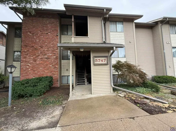 5747 SW 22nd Ter APT 1, Topeka, KS 66614