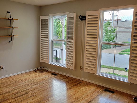 3rd image of 3944 Folsom Ave