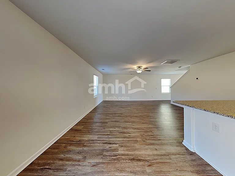 2058 Southlea Dr — Photo 5
