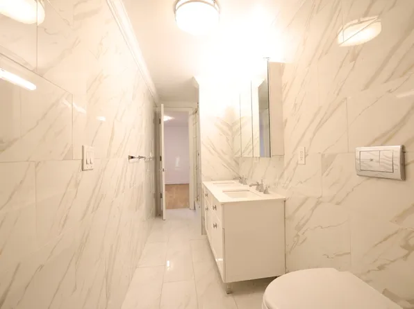 305 East 86th Street image 7 of 28