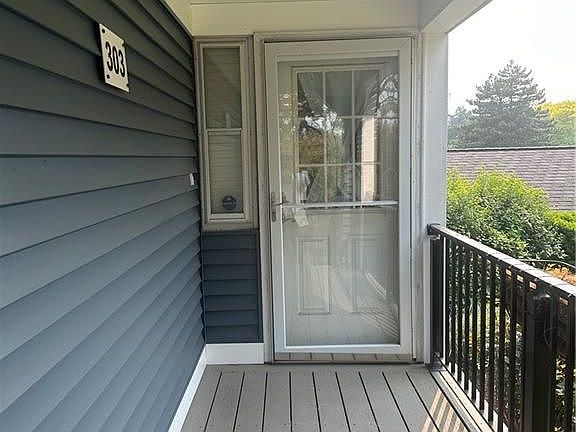 2nd image of 303 Lakefront Blvd