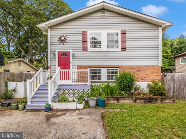 608 Center Dr, Severna Park, MD 21146