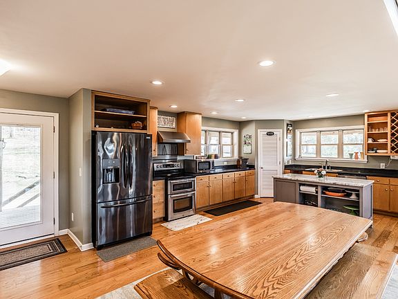 12th image of this home