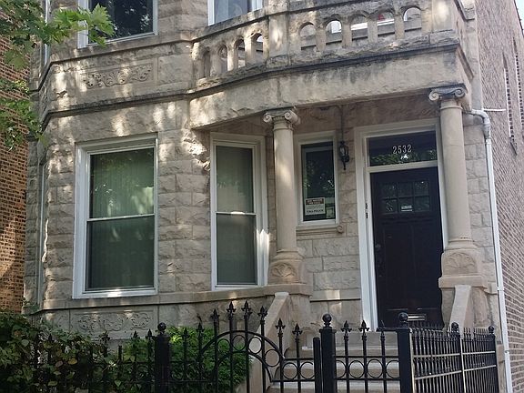 3rd image of 2532 N Francisco Ave
