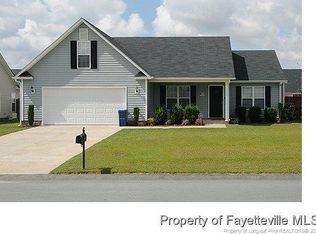 1922 Tinman Dr, Fayetteville, NC 28314