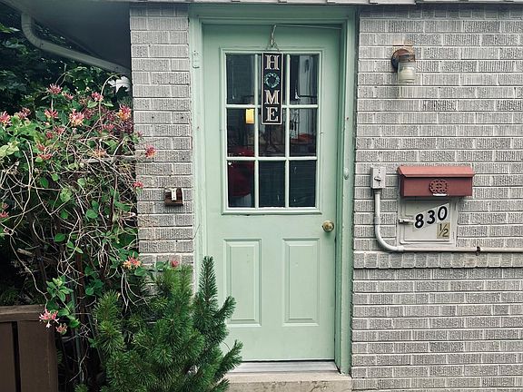 2nd image of 830 N Forest St #1/2