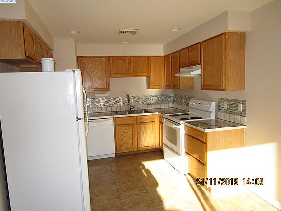 5th image of 3121 W Hood Ave APT A206