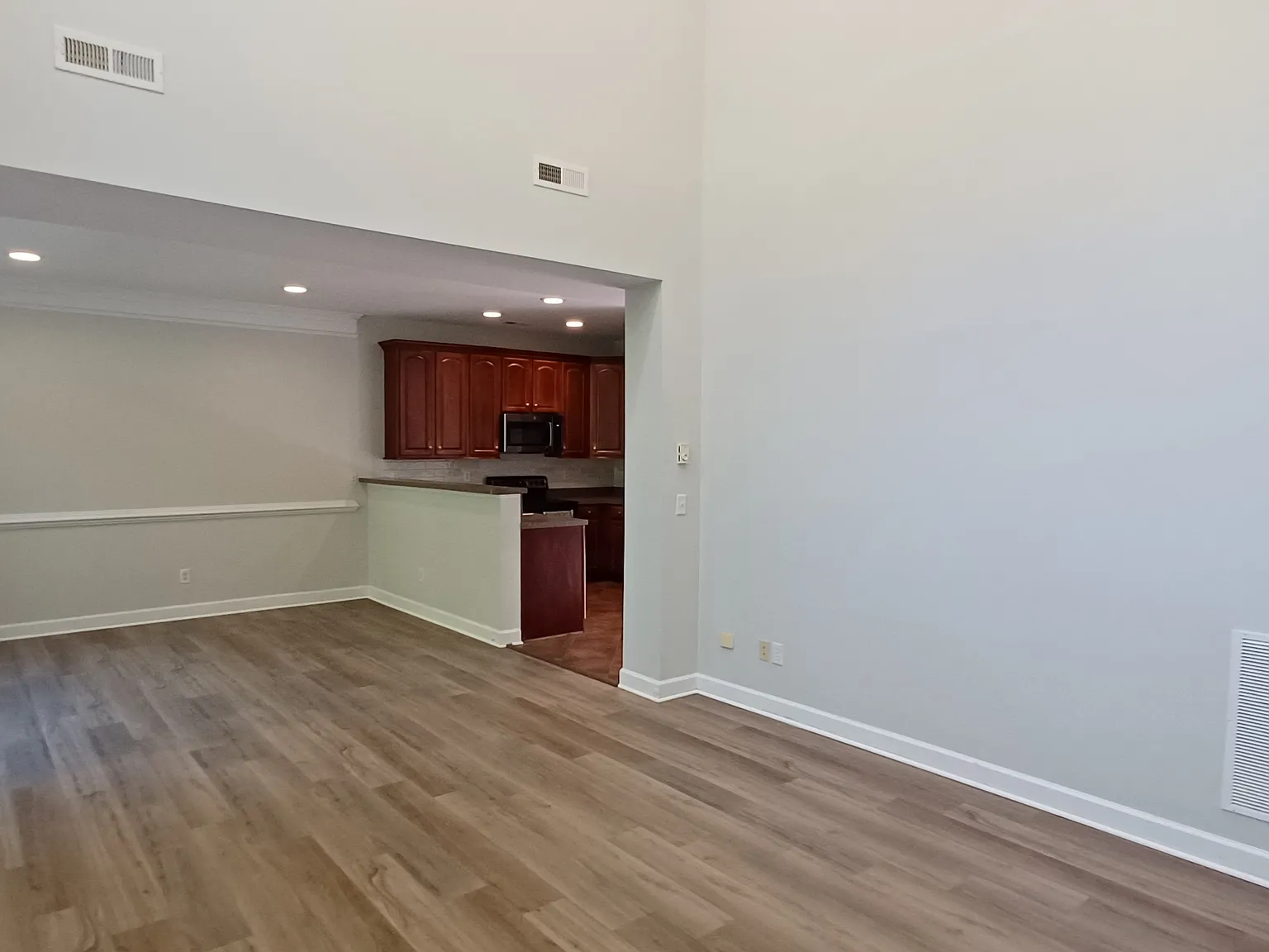 1270 Chatham Rdg — Photo 4
